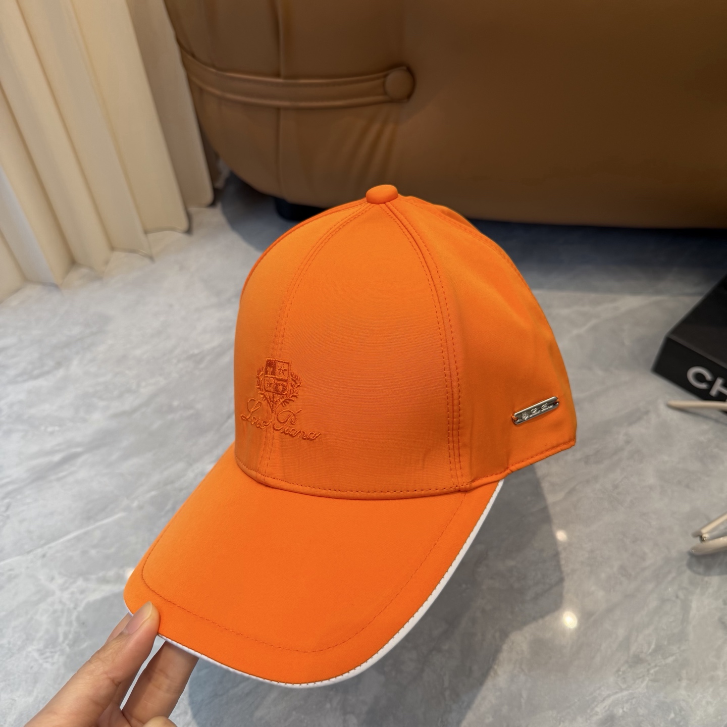 Loro Piana(诺悠翩雅) 专柜新款高版本棒球帽，大牌同步，超好出货！颜色做的太特别了～闭眼入 全