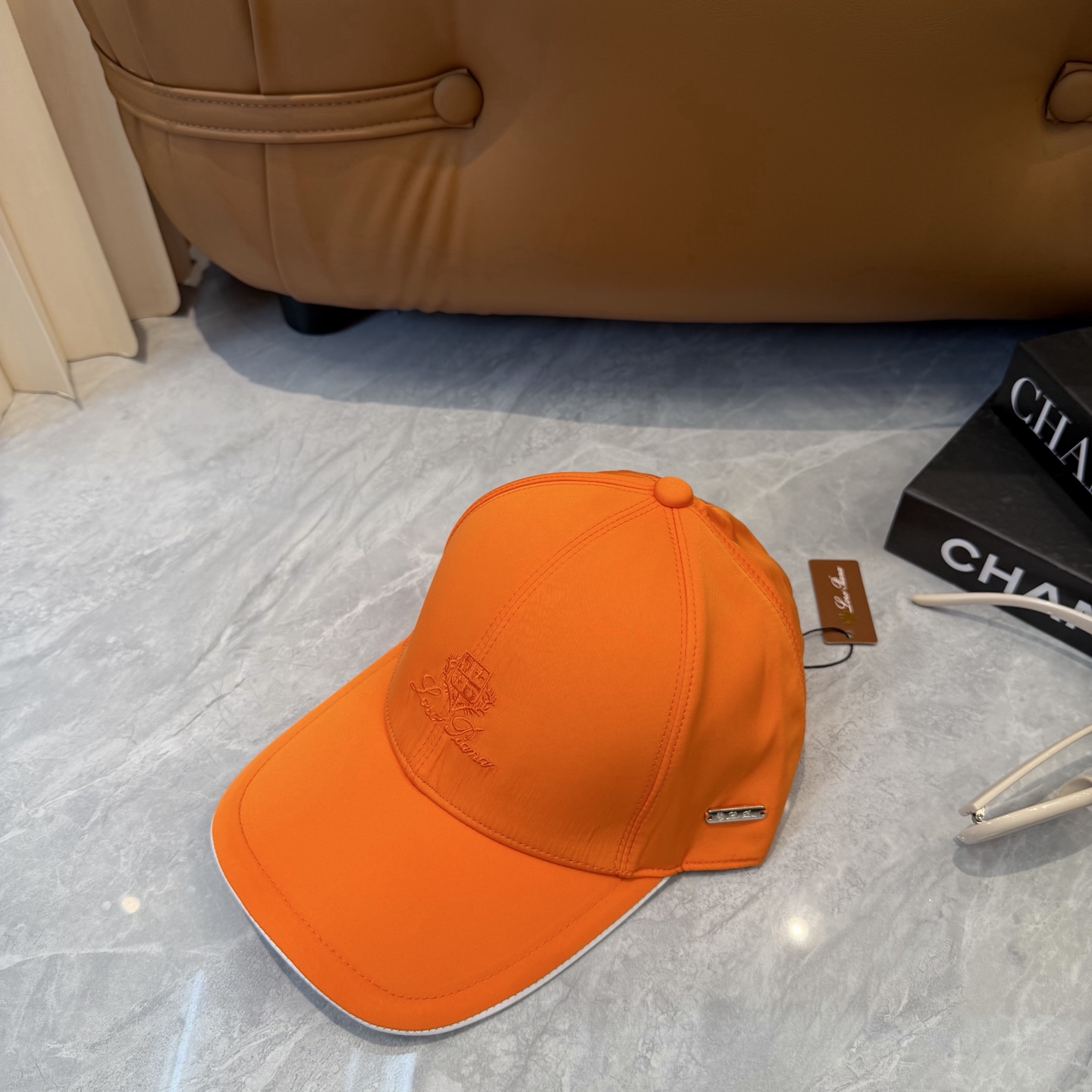 Loro Piana(诺悠翩雅) 专柜新款高版本棒球帽，大牌同步，超好出货！颜色做的太特别了～闭眼入 全