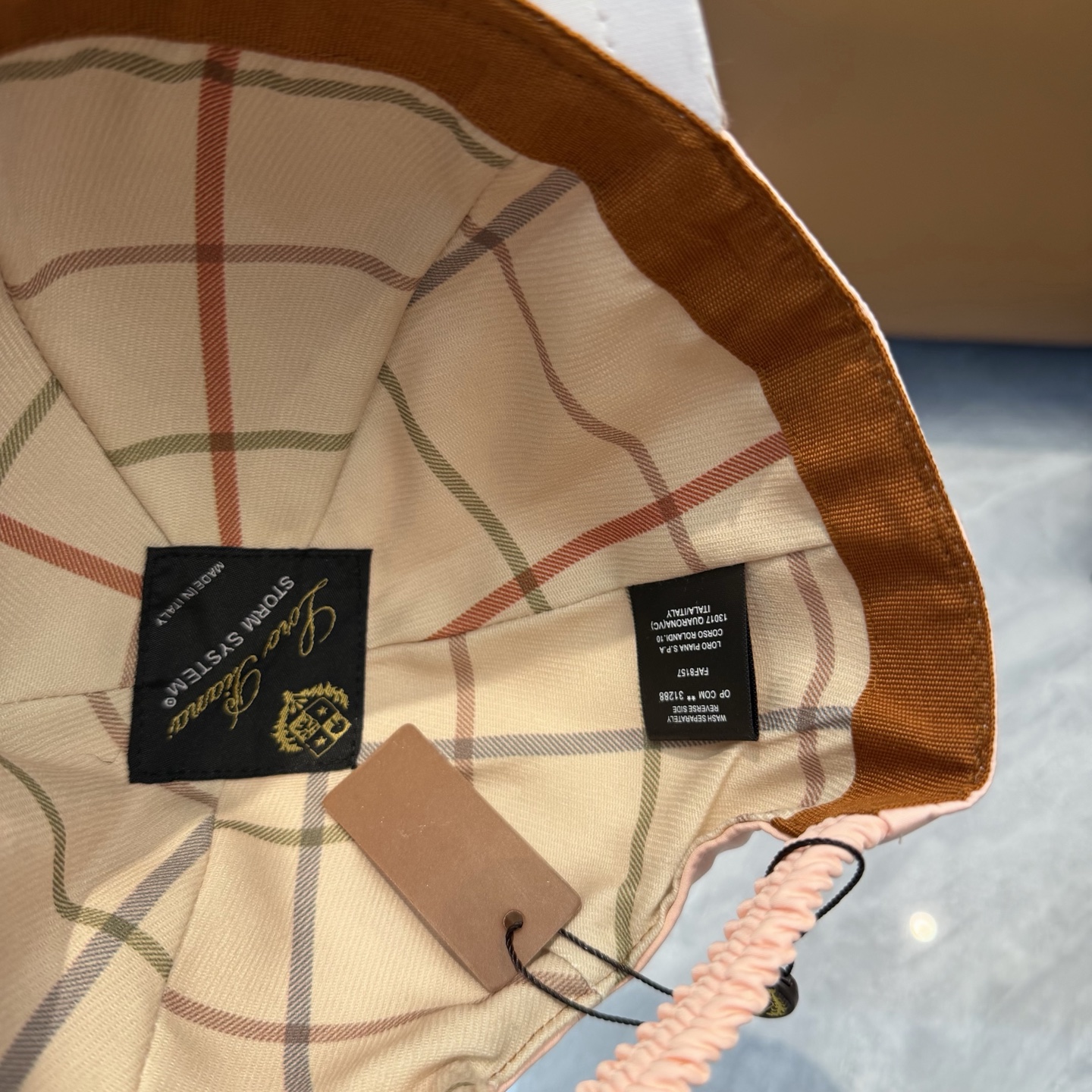 Loro Piana(诺悠翩雅) 专柜新款高版本棒球帽，大牌同步，超好出货！颜色做的太特别了～闭眼入 全