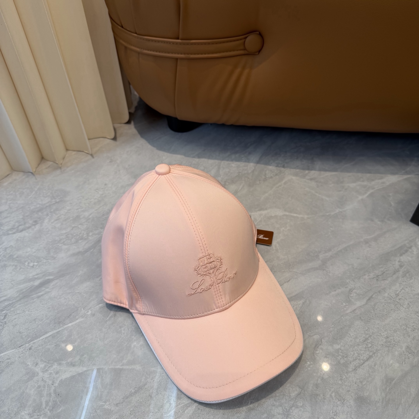 Loro Piana(诺悠翩雅) 专柜新款高版本棒球帽，大牌同步，超好出货！颜色做的太特别了～闭眼入 全