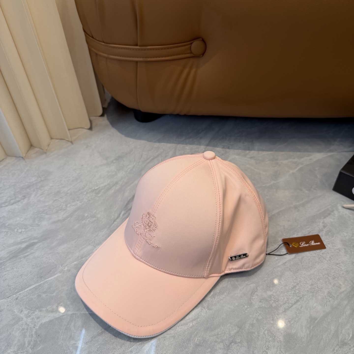 Loro Piana(诺悠翩雅) 专柜新款高版本棒球帽，大牌同步，超好出货！颜色做的太特别了～闭眼入 全