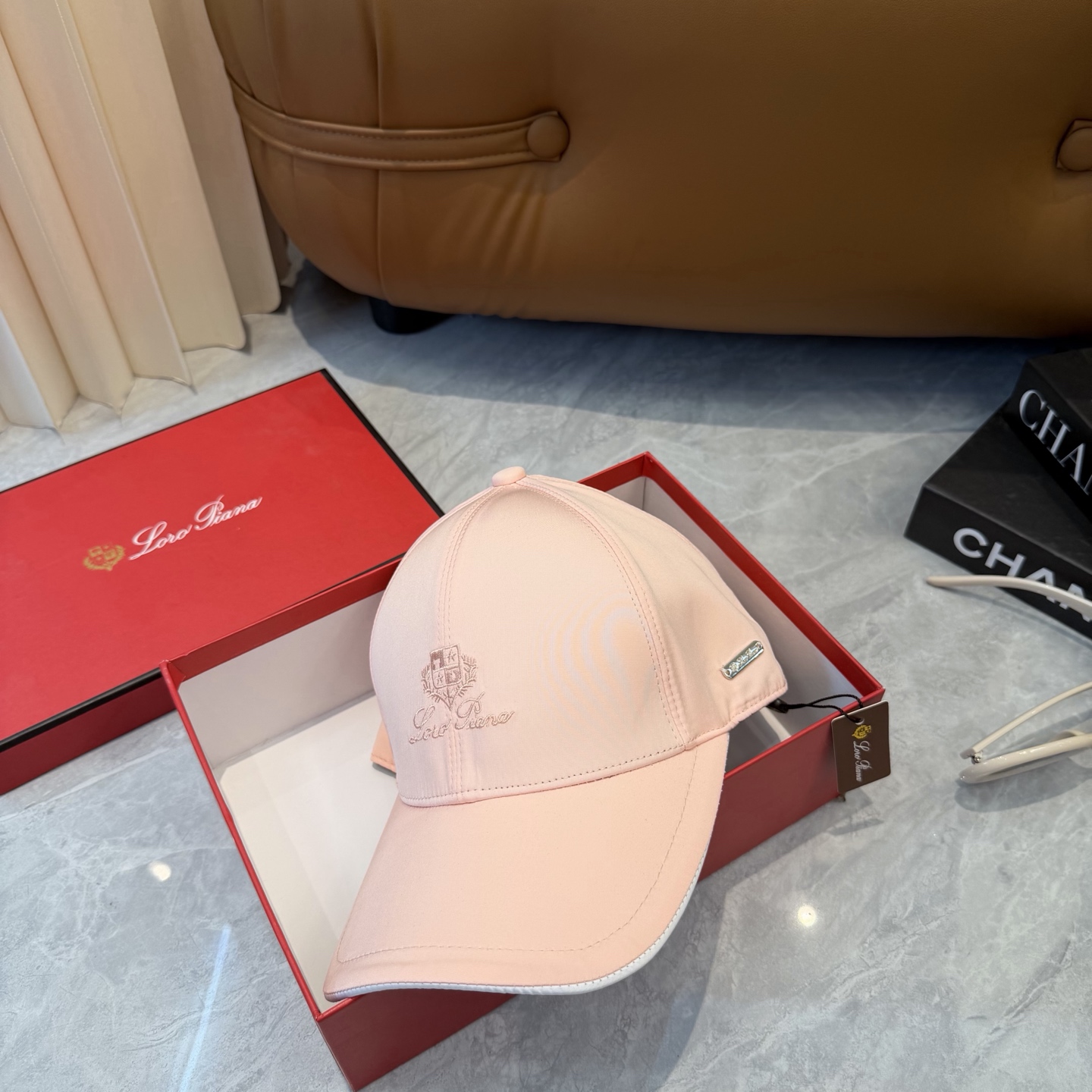 Loro Piana(诺悠翩雅) 专柜新款高版本棒球帽，大牌同步，超好出货！颜色做的太特别了～闭眼入 全