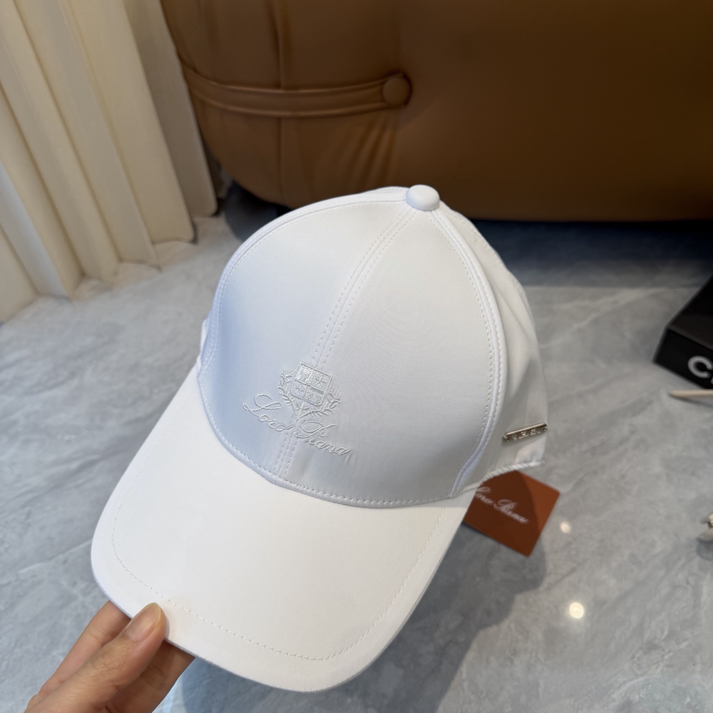 Loro Piana(诺悠翩雅) 专柜新款高版本棒球帽，大牌同步，超好出货！颜色做的太特别了～闭眼入 全