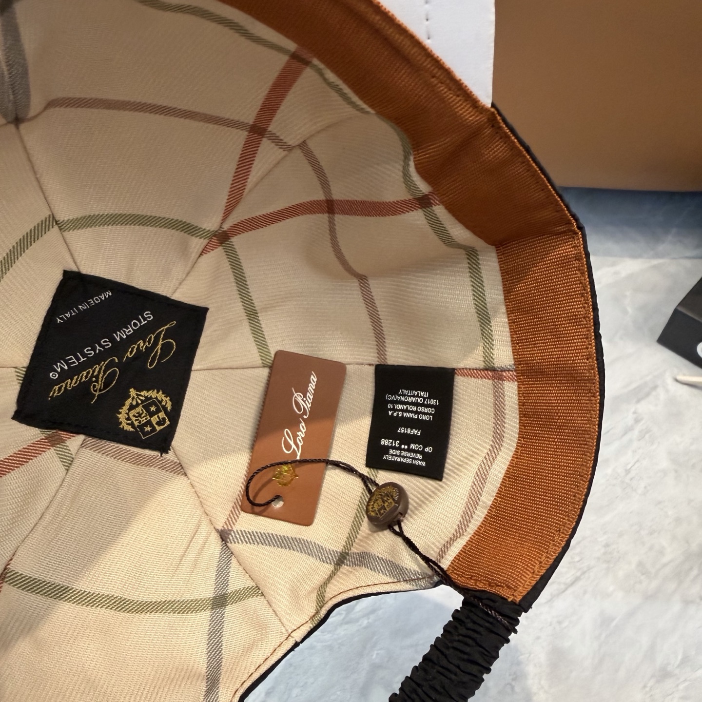 Loro Piana(诺悠翩雅) 专柜新款高版本棒球帽，大牌同步，超好出货！颜色做的太特别了～闭眼入 全