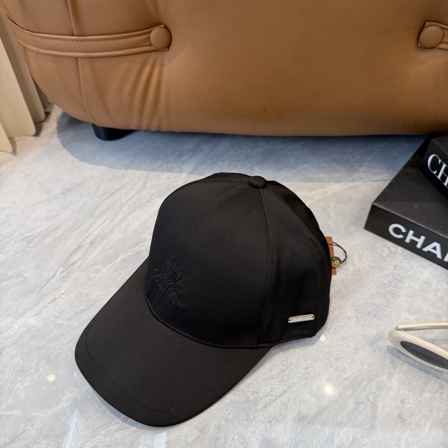 Loro Piana(诺悠翩雅) 专柜新款高版本棒球帽，大牌同步，超好出货！颜色做的太特别了～闭眼入 全