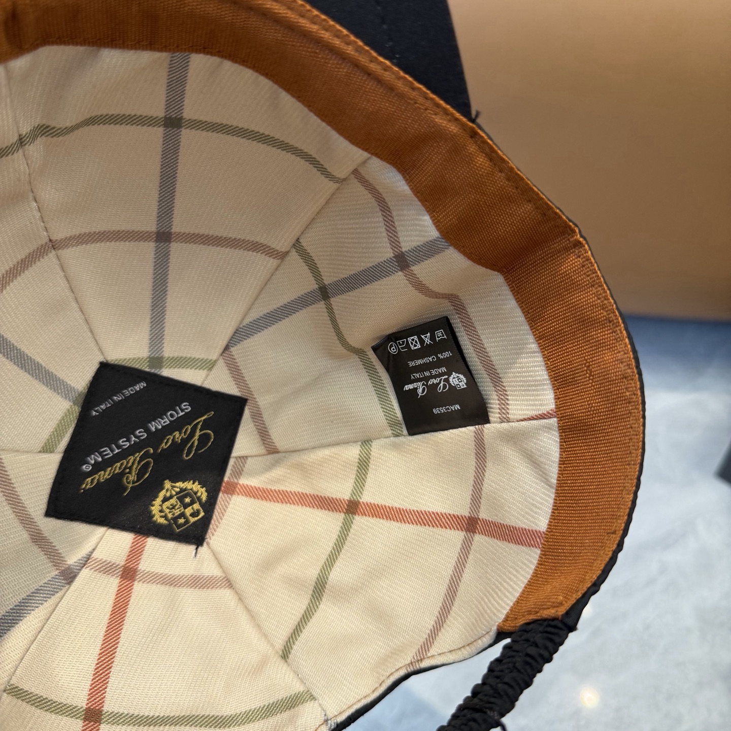 Loro Piana(诺悠翩雅) 专柜新款高版本棒球帽，大牌同步，超好出货！颜色做的太特别了～闭眼入 全