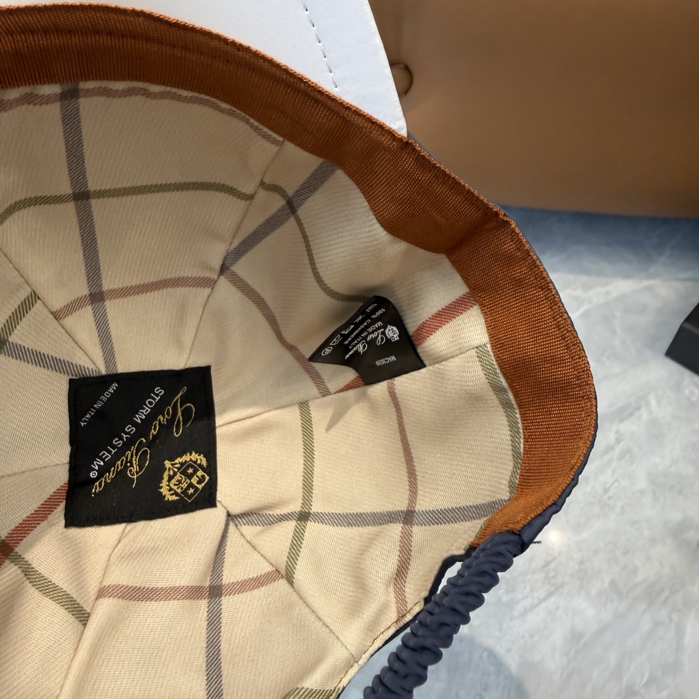Loro Piana(诺悠翩雅) 专柜新款高版本棒球帽，大牌同步，超好出货！颜色做的太特别了～闭眼入 全