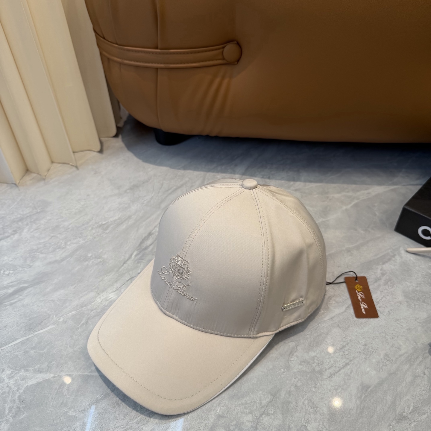 Loro Piana(诺悠翩雅) 专柜新款高版本棒球帽，大牌同步，超好出货！颜色做的太特别了～闭眼入 全