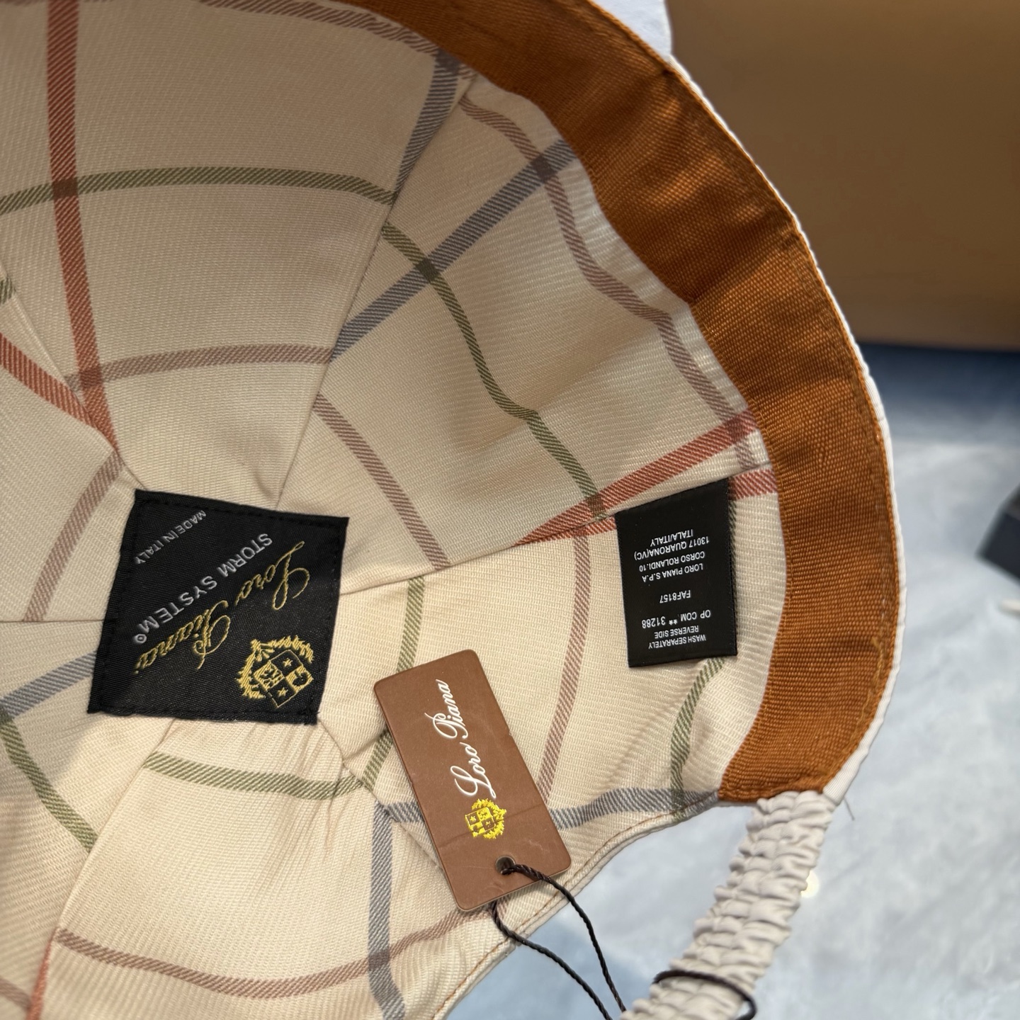 Loro Piana(诺悠翩雅) 专柜新款高版本棒球帽，大牌同步，超好出货！颜色做的太特别了～闭眼入 全