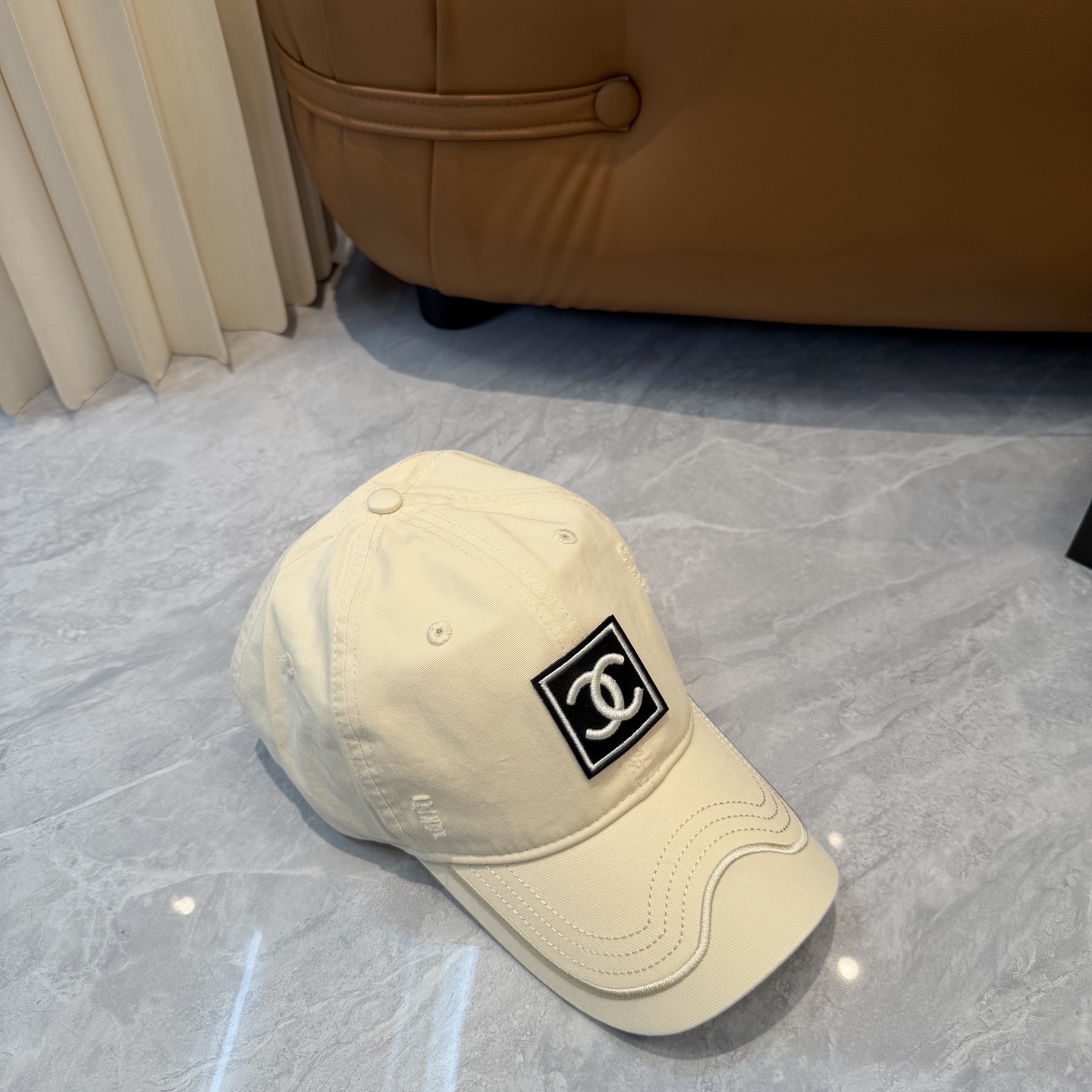 【CHANEL香奈儿】春夏新款简约小香logo棒球帽，新款出货，大牌款超好搭配，赶紧入手！