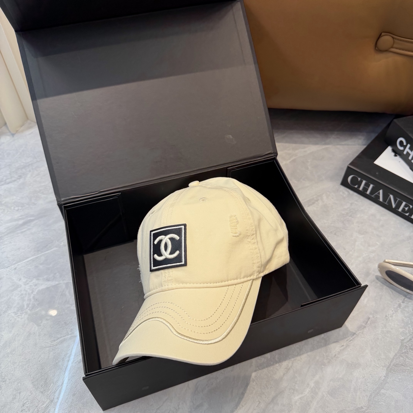 【CHANEL香奈儿】春夏新款简约小香logo棒球帽，新款出货，大牌款超好搭配，赶紧入手！