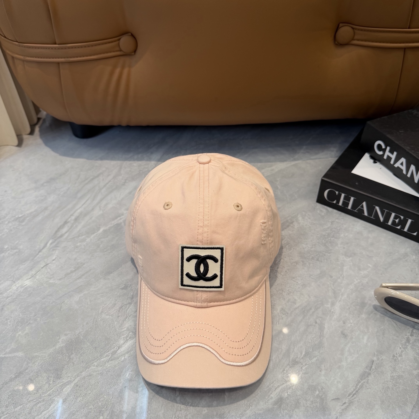 【CHANEL香奈儿】春夏新款简约小香logo棒球帽，新款出货，大牌款超好搭配，赶紧入手！