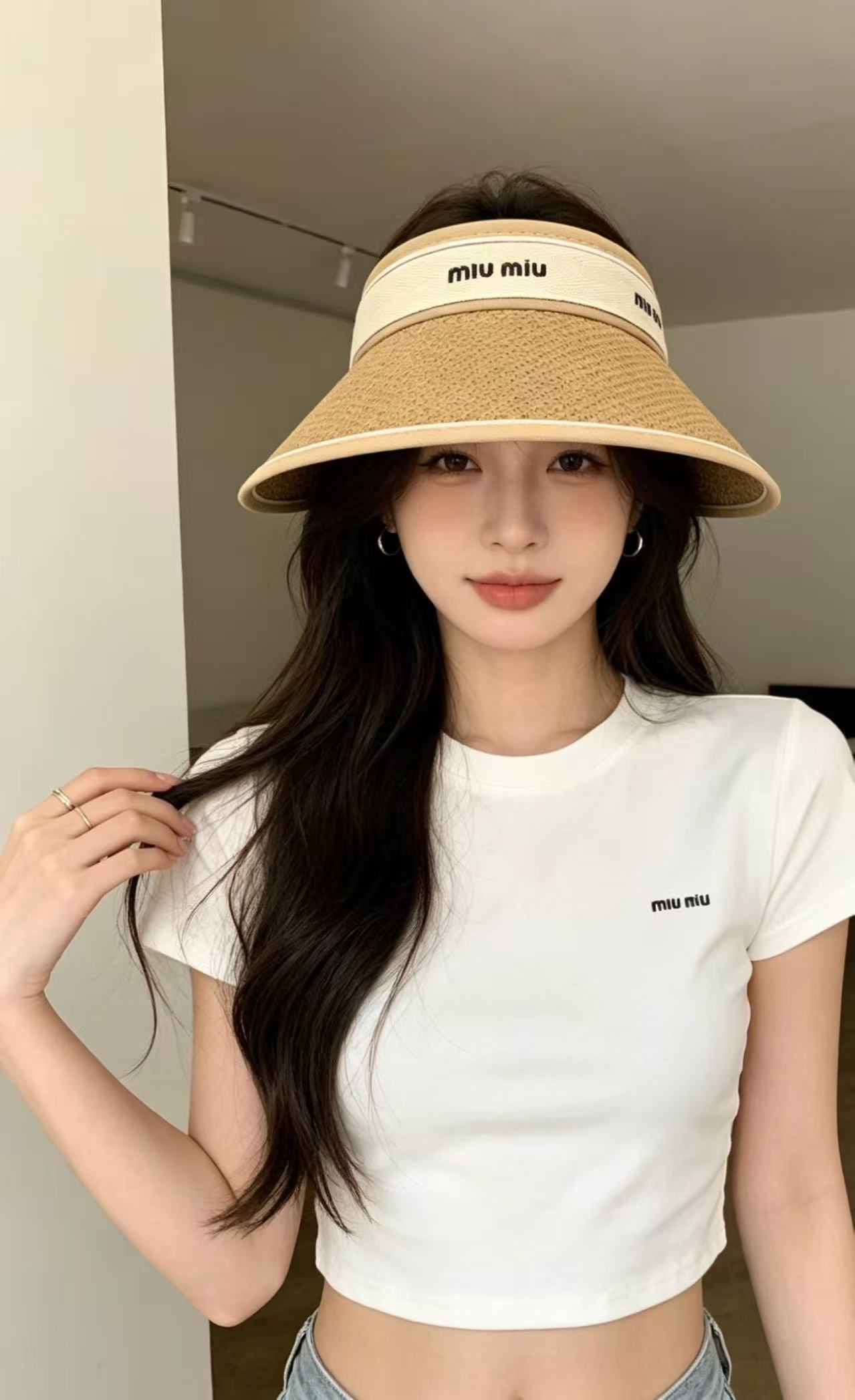 Miu Miu miumiu 缪缪 夏季空顶帽，跑步遮阳防晒两不误，夏季 单品，戴着不闷热，非常有活力的一款，无敌