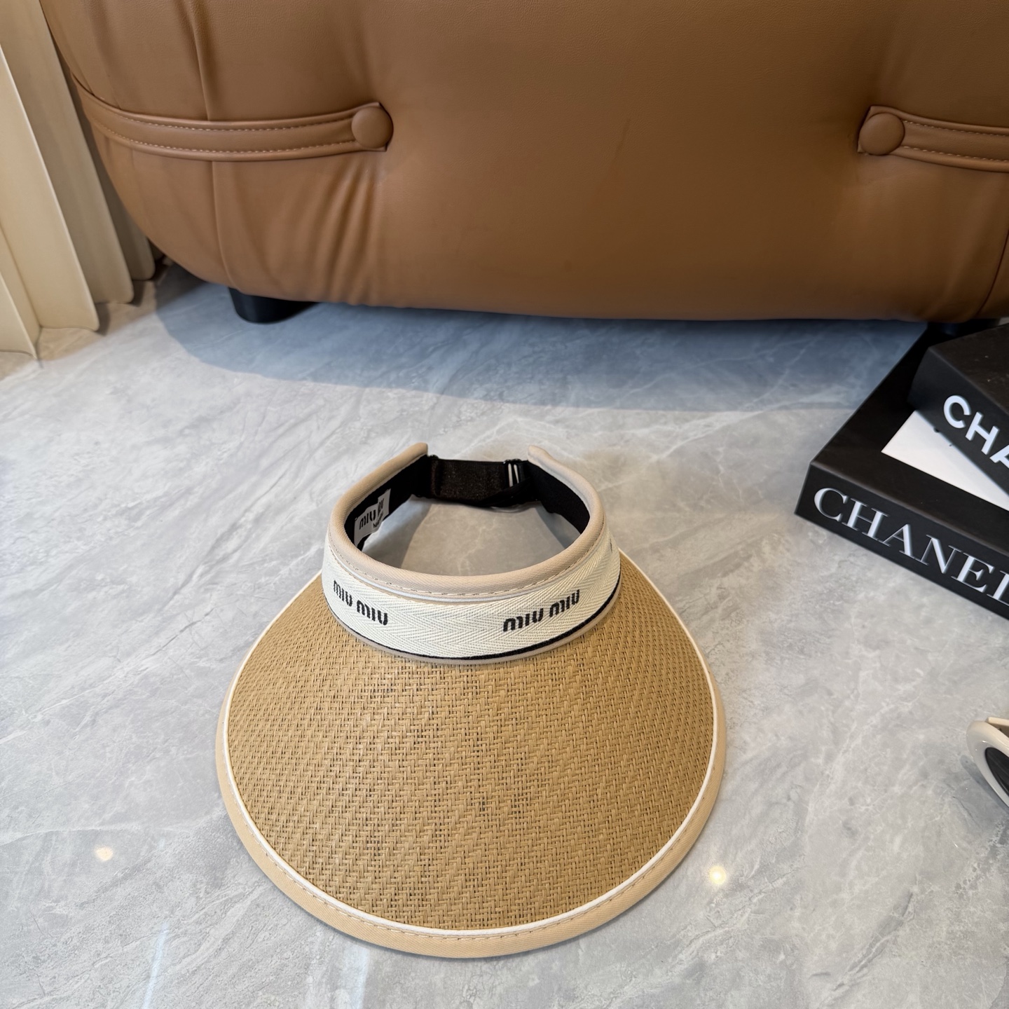 Miu Miu miumiu 缪缪 夏季空顶帽，跑步遮阳防晒两不误，夏季 单品，戴着不闷热，非常有活力的一款，无敌