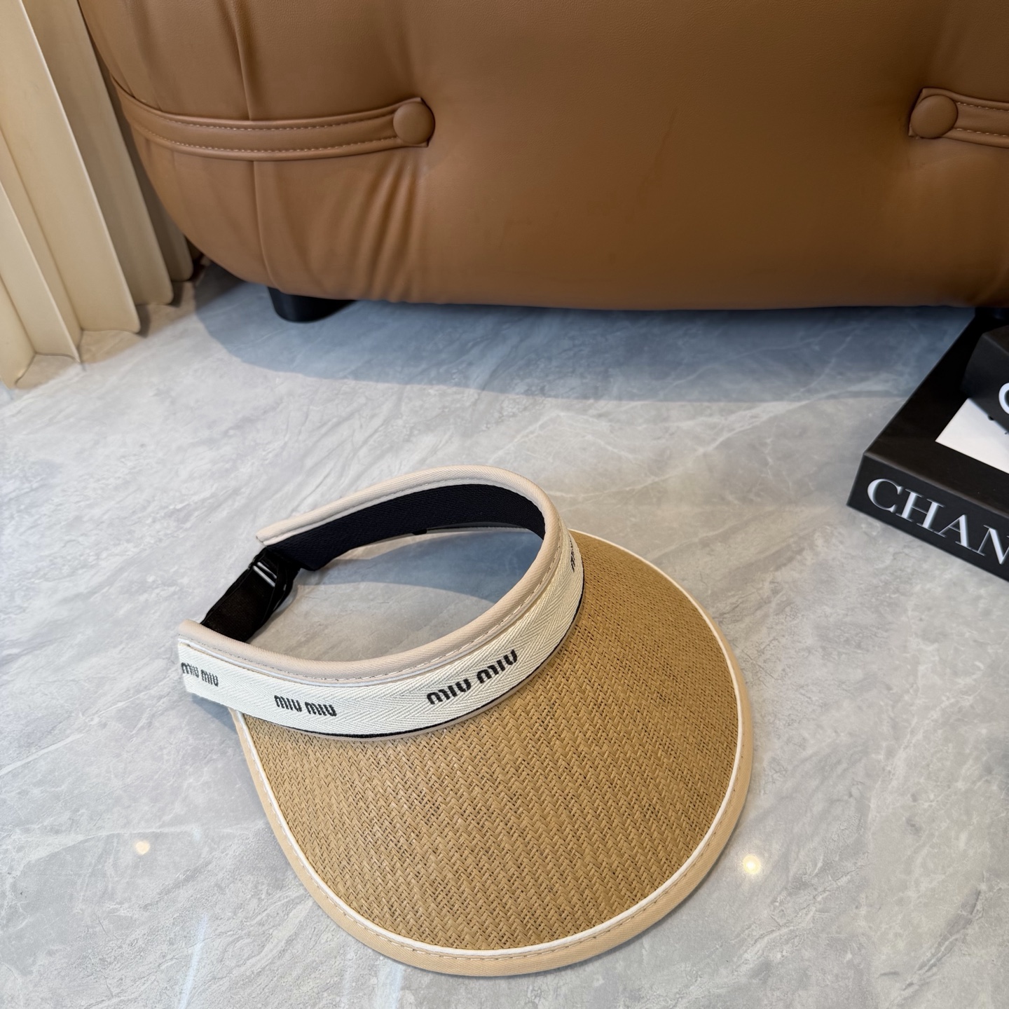 miumiu 缪缪 夏季空顶帽，跑步遮阳防晒两不误，夏季必备单品，戴着不闷热，非常有活力的一款，超级无敌好看😍😍