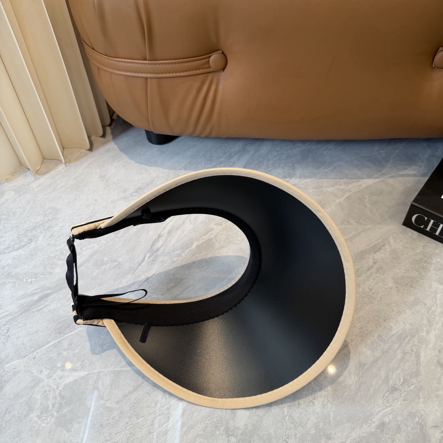 Miu Miu miumiu 缪缪 夏季空顶帽，跑步遮阳防晒两不误，夏季 单品，戴着不闷热，非常有活力的一款，无敌
