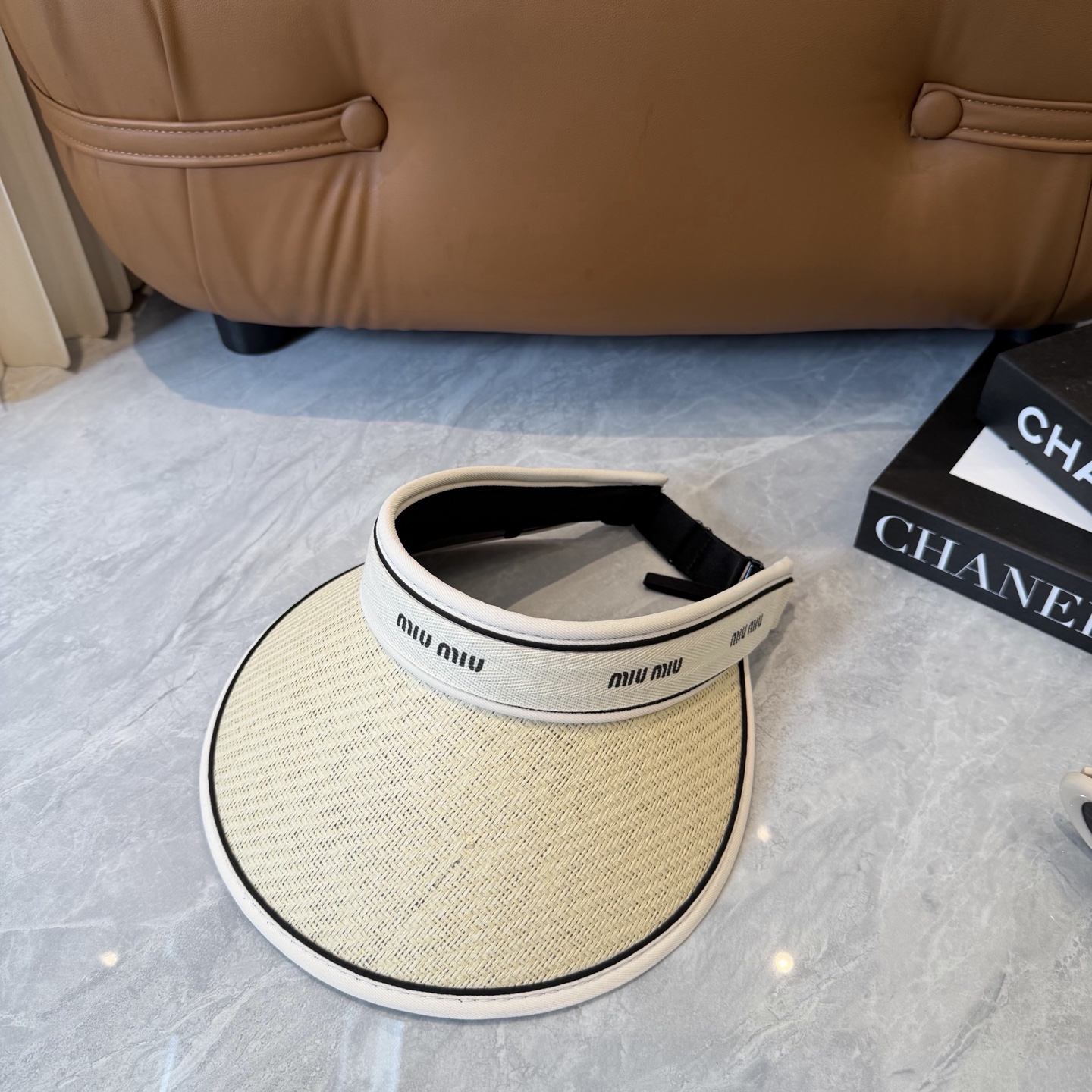 miumiu 缪缪 夏季空顶帽，跑步遮阳防晒两不误，夏季必备单品，戴着不闷热，非常有活力的一款，超级无敌好看😍😍