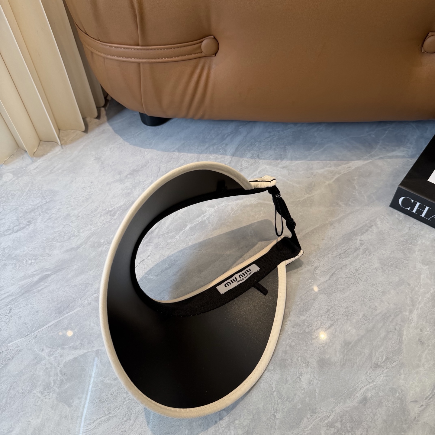 Miu Miu miumiu 缪缪 夏季空顶帽，跑步遮阳防晒两不误，夏季 单品，戴着不闷热，非常有活力的一款，无敌