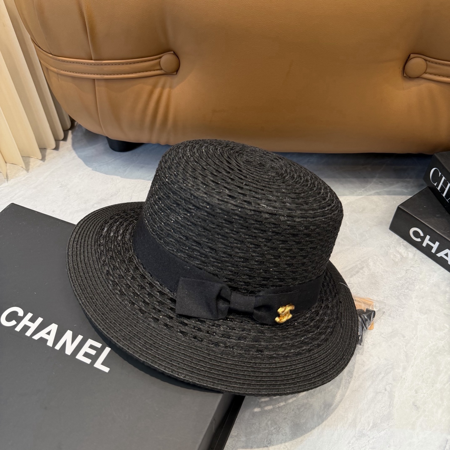 【CHANEL香奈儿】2026新款平顶草帽  夏天海边首选～新款材质编织而成～质感满分💯