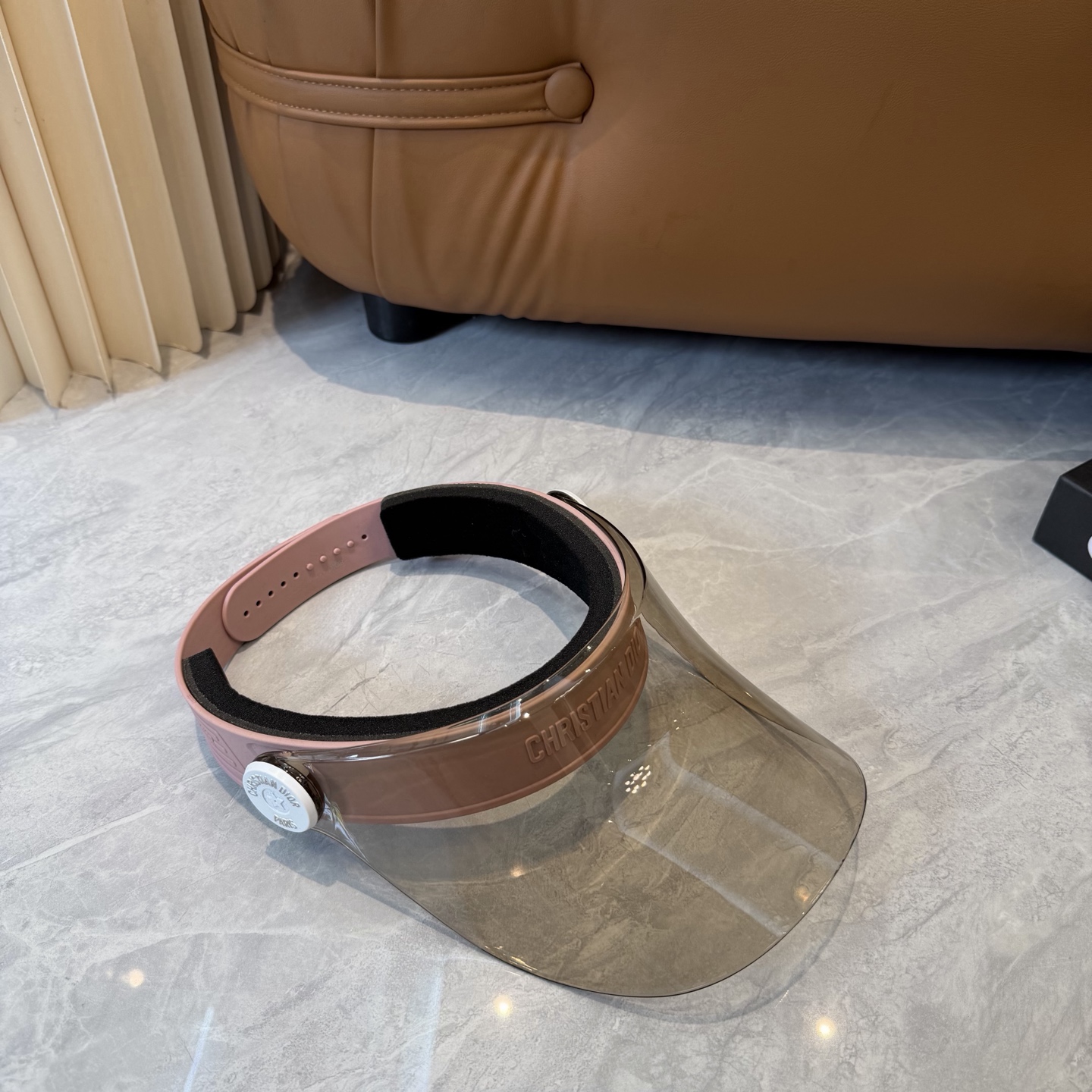 dior 加厚高品质眼镜遮阳帽 夏天里的革命！爆款眼镜帽总算到货啦dior 遮阳帽 夏天里的革命！唯一一