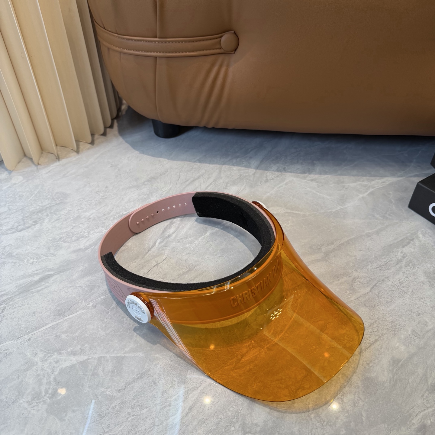 dior 加厚高品质眼镜遮阳帽 夏天里的革命！爆款眼镜帽总算到货啦dior 遮阳帽 夏天里的革命！唯一一