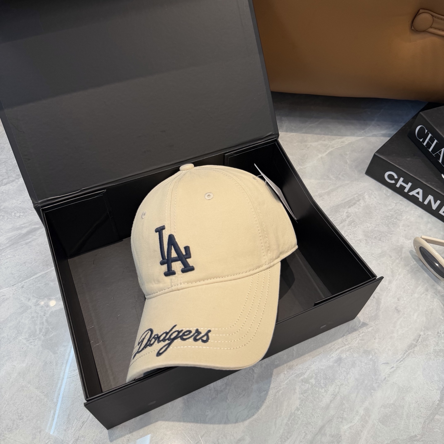 韩国正品MLB棒球帽。NY最新最火的帽子就在这👏👏最新款棒球帽刺绣男女情侣款鸭舌帽❗最新款 ，爆炸款全线