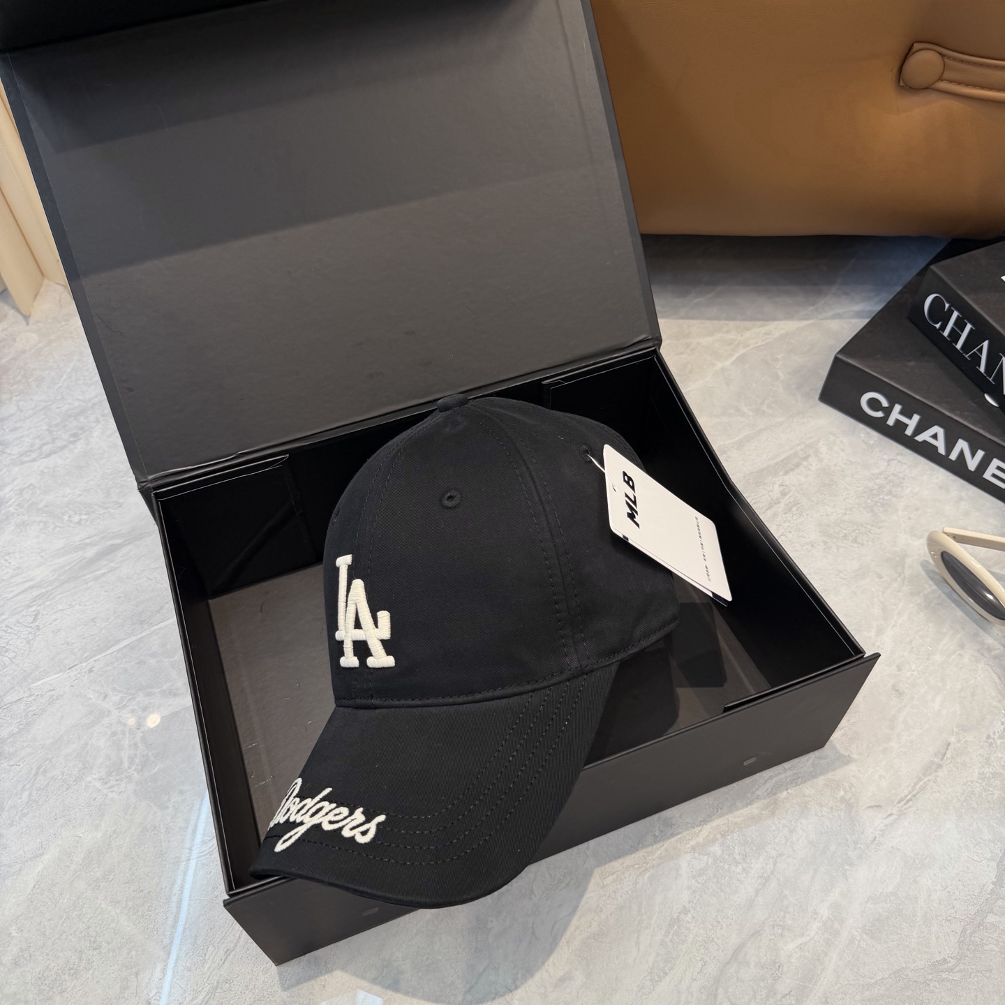 韩国正品MLB棒球帽。NY最新最火的帽子就在这👏👏最新款棒球帽刺绣男女情侣款鸭舌帽❗最新款 ，爆炸款全线