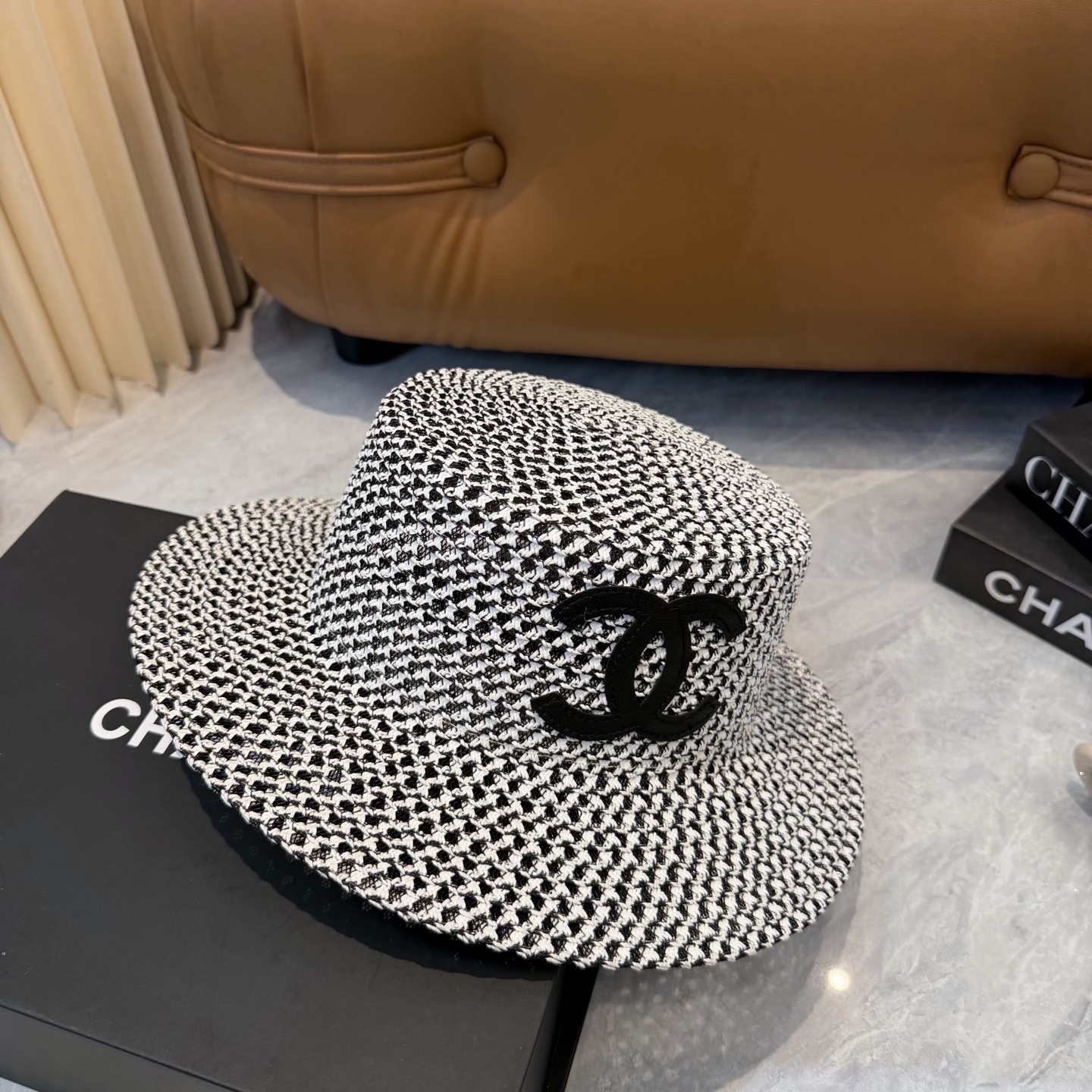 【CHANEL香奈儿】2026新款平顶草帽  夏天海边首选～新款材质编织而成～质感满分💯