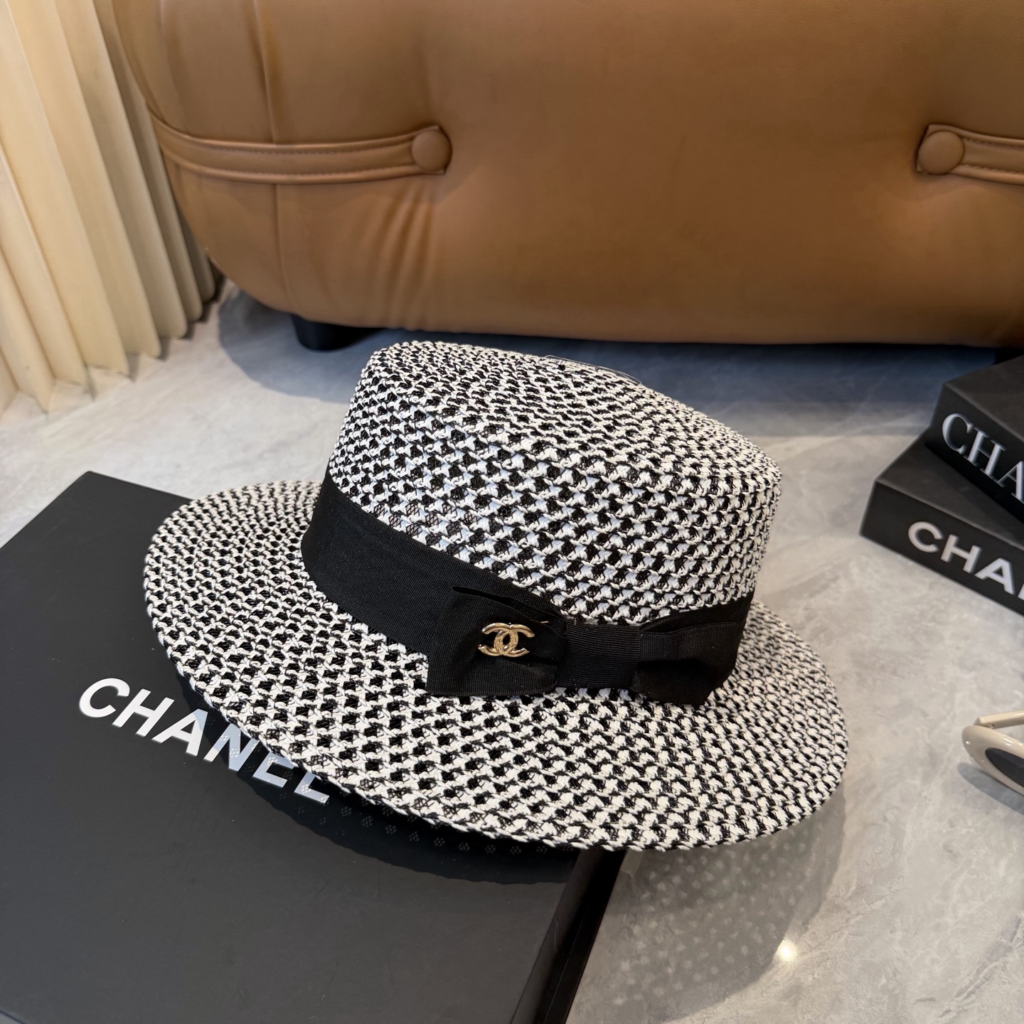 【CHANEL香奈儿】2026新款平顶草帽  夏天海边首选～新款材质编织而成～质感满分💯