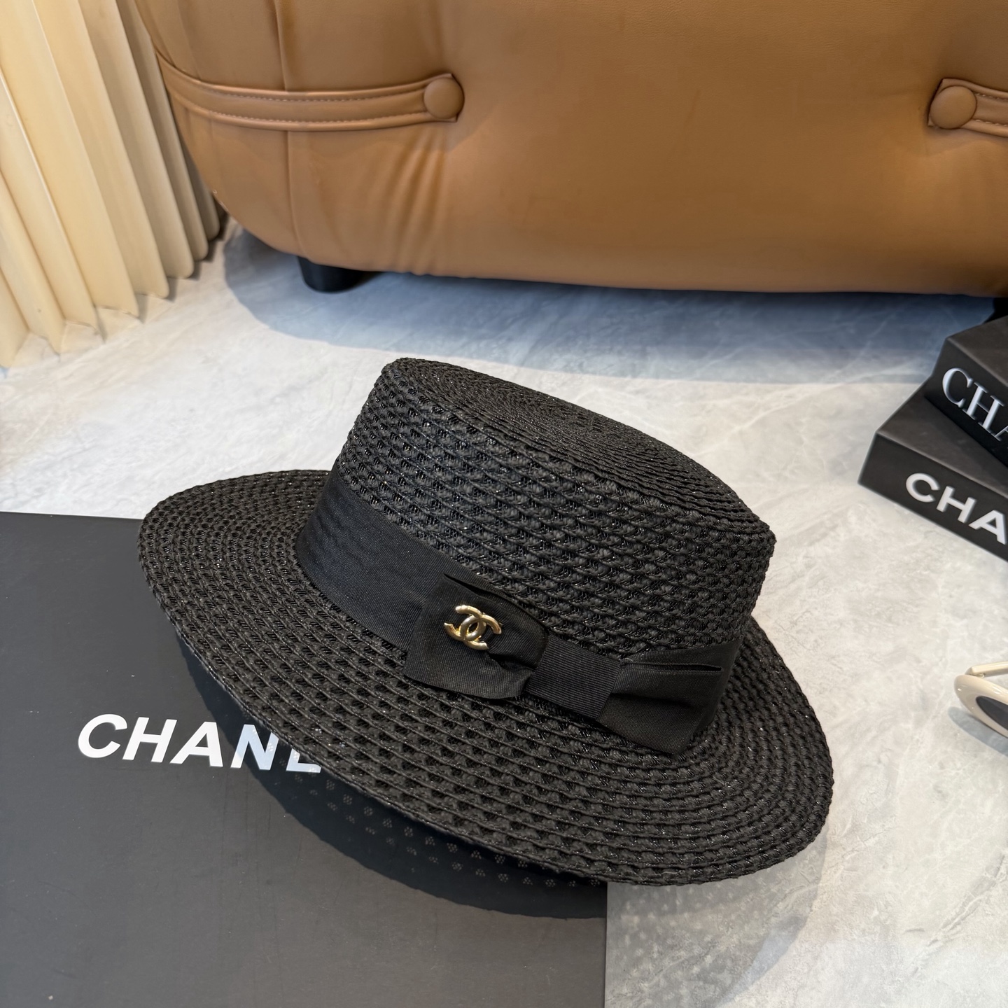 【CHANEL香奈儿】2026新款平顶草帽  夏天海边首选～新款材质编织而成～质感满分💯