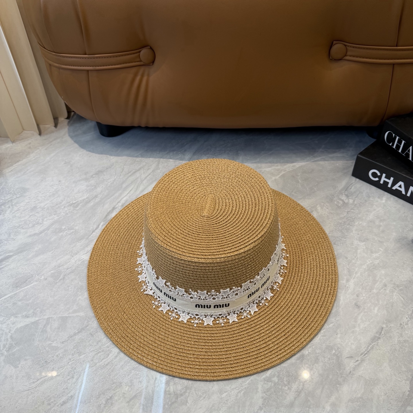 NO:883827,Miumiu miumiu new flat-top straw hat, advanced customization, lady style, details to be paid, summer sun protection and UV protection, travel essentials, versatile and good-looking hats, straw hats, fisherman hats, baseball caps, hats, miumiu, espadrilles, hats19860909缪缪miumiu新款平顶草帽,高级定制,名媛风,细节待上,夏季防晒防紫外线,出行必备,百搭好看 帽子草帽渔夫帽棒球帽,帽子,miumiu,espadrilles,hats,hat