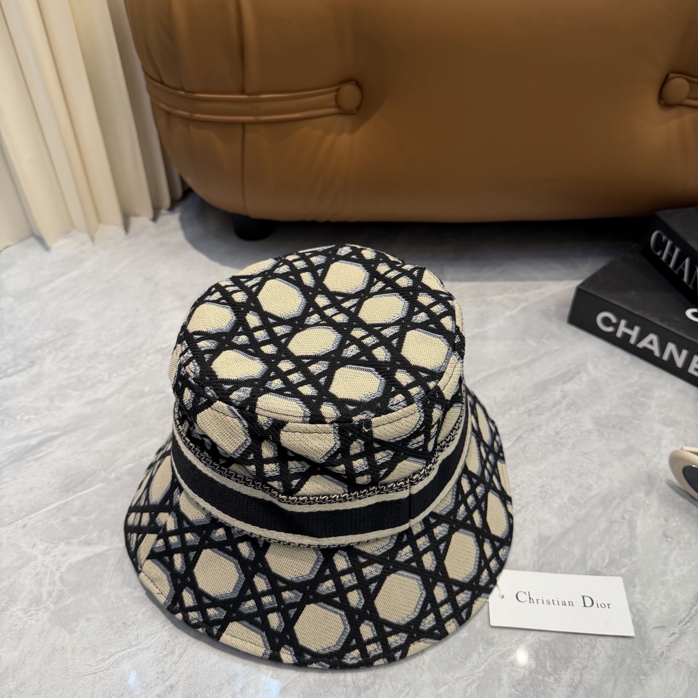 Dior 迪奥 新款原单渔夫帽， 精致純也格调很有感觉，很酷很时尚，专柜断货热门，质量超赞
