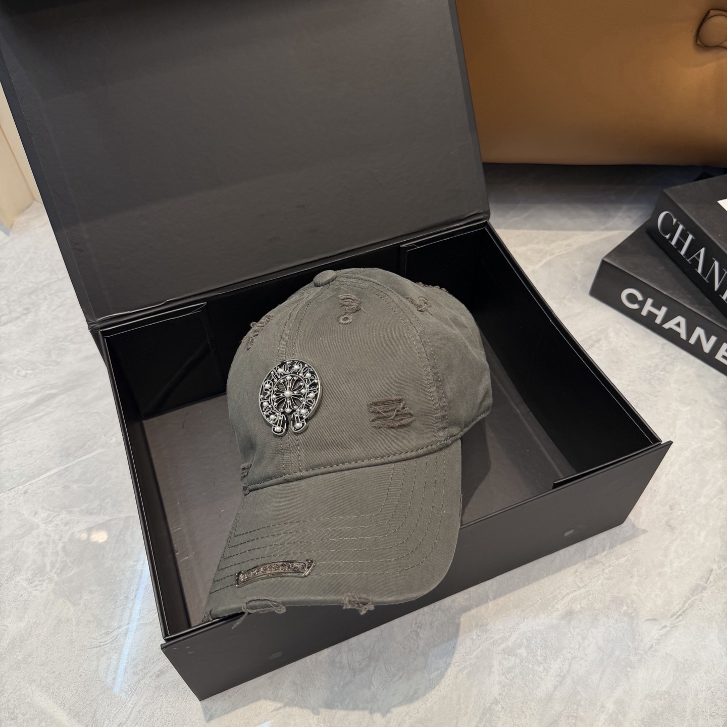 克罗心 🆕🆕新款棒球帽，个性时尚经典十字架标志，休闲带点酷酷的感觉，中性款男女同款！超好搭！头围:56-