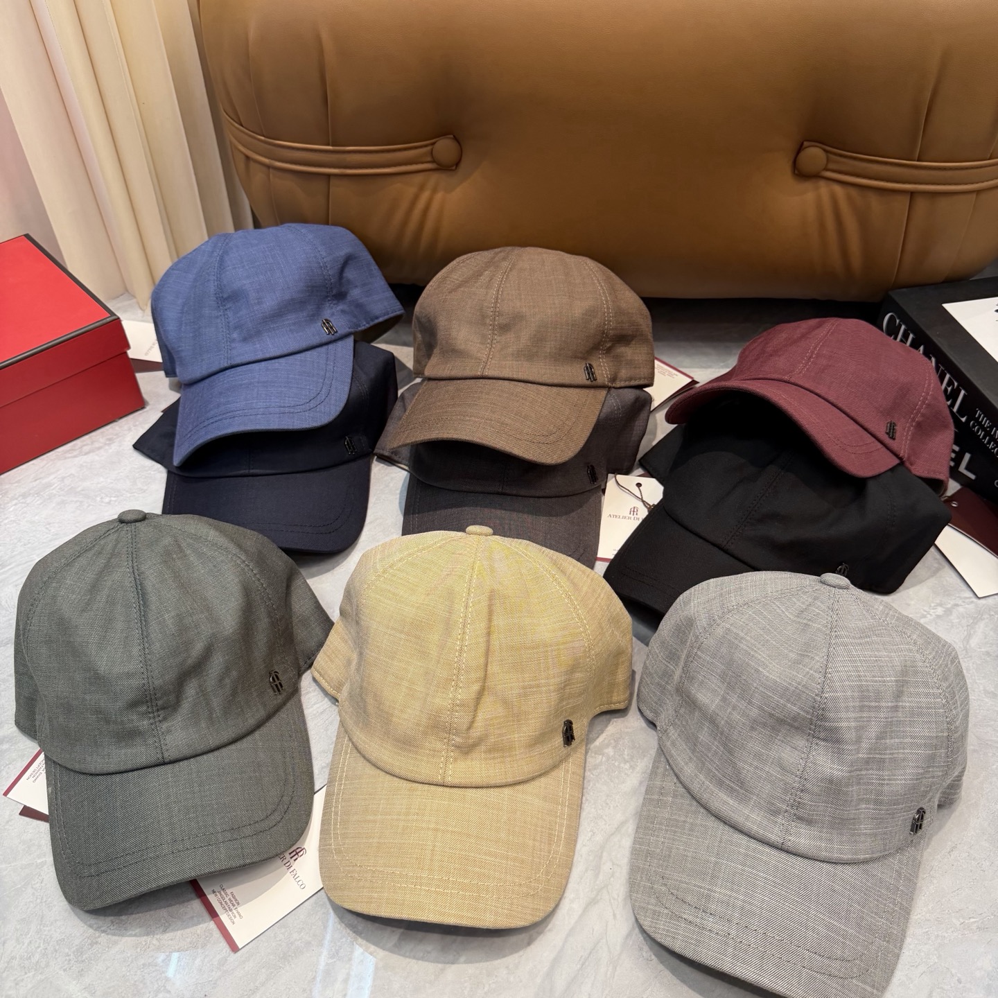 ATELIER DIFALCO亚麻棒球帽🧢爆。的亚麻老钱风棒球帽到啦！方脸圆脸，男女都可以完美驾驭！修饰
