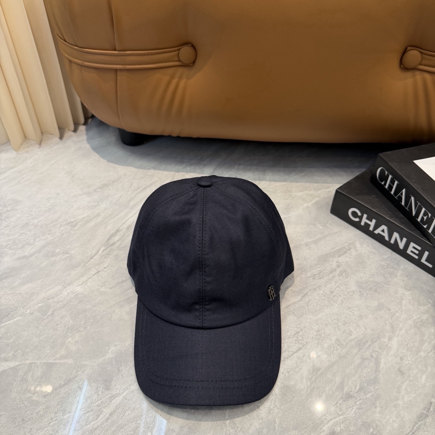 ATELIER DIFALCO亚麻棒球帽🧢爆。的亚麻老钱风棒球帽到啦！方脸圆脸，男女都可以完美驾驭！修饰