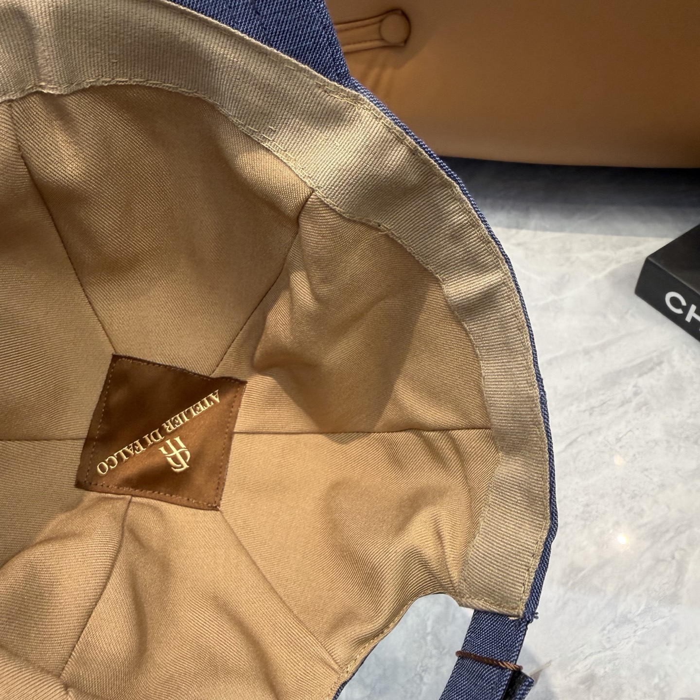 ATELIER DIFALCO亚麻棒球帽🧢爆。的亚麻老钱风棒球帽到啦！方脸圆脸，男女都可以完美驾驭！修饰