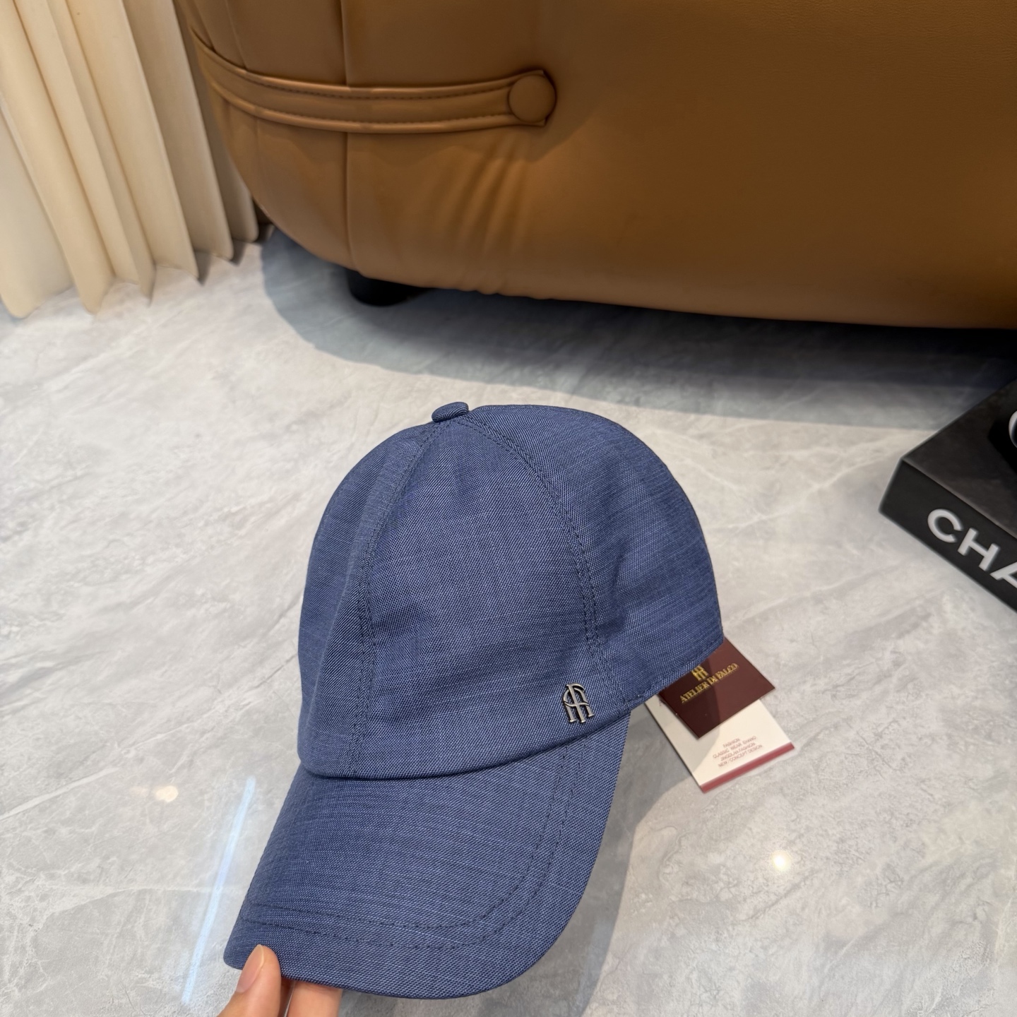 ATELIER DIFALCO亚麻棒球帽🧢爆。的亚麻老钱风棒球帽到啦！方脸圆脸，男女都可以完美驾驭！修饰