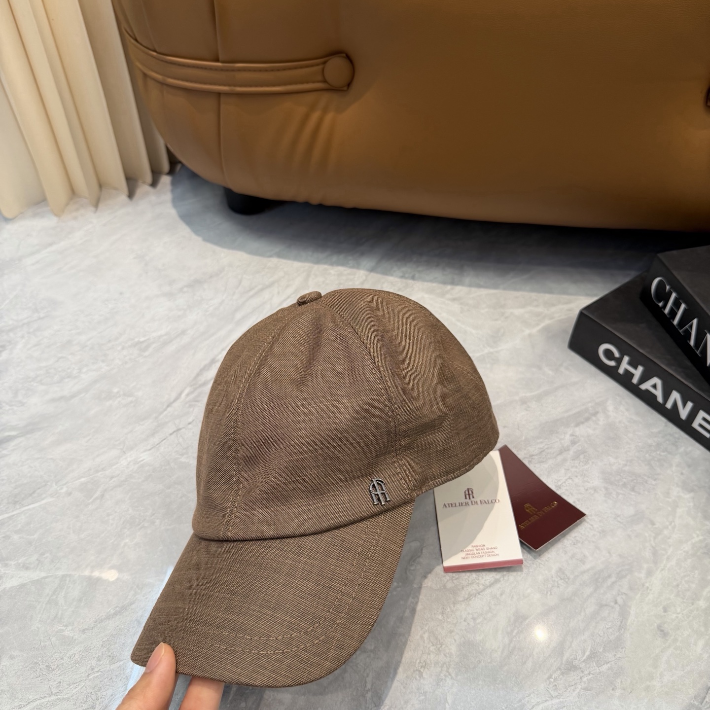 ATELIER DIFALCO亚麻棒球帽🧢爆。的亚麻老钱风棒球帽到啦！方脸圆脸，男女都可以完美驾驭！修饰