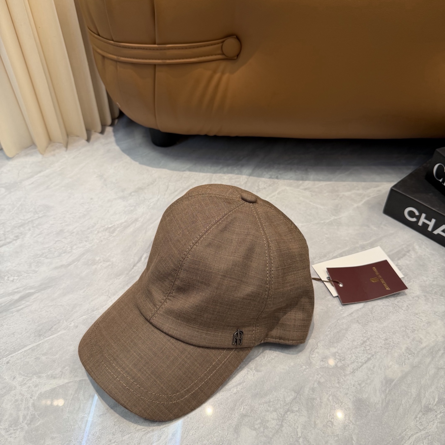 ATELIER DIFALCO亚麻棒球帽🧢爆。的亚麻老钱风棒球帽到啦！方脸圆脸，男女都可以完美驾驭！修饰