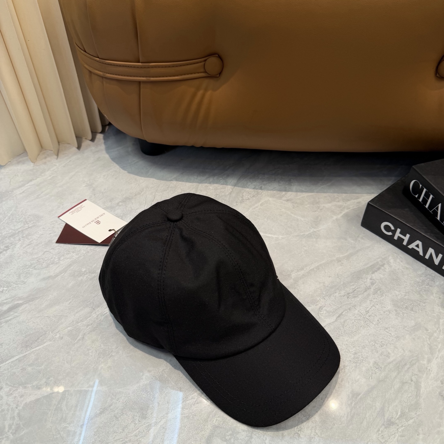 ATELIER DIFALCO亚麻棒球帽🧢爆。的亚麻老钱风棒球帽到啦！方脸圆脸，男女都可以完美驾驭！修饰