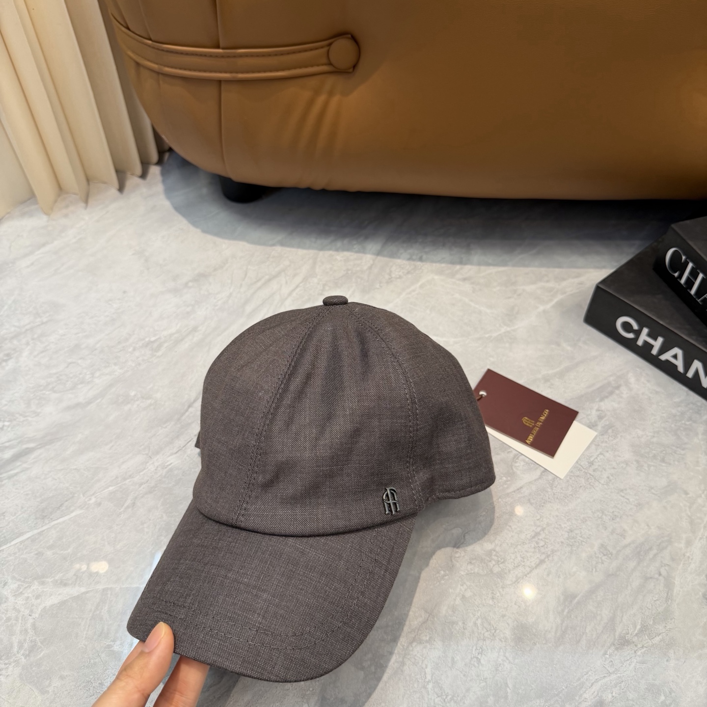 ATELIER DIFALCO亚麻棒球帽🧢爆。的亚麻老钱风棒球帽到啦！方脸圆脸，男女都可以完美驾驭！修饰