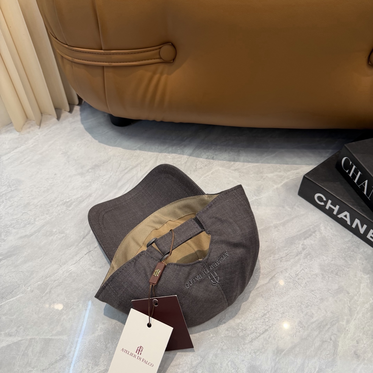 ATELIER DIFALCO亚麻棒球帽🧢爆。的亚麻老钱风棒球帽到啦！方脸圆脸，男女都可以完美驾驭！修饰