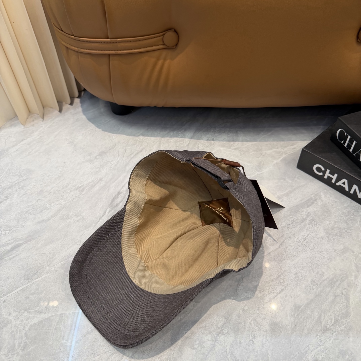 ATELIER DIFALCO亚麻棒球帽🧢爆。的亚麻老钱风棒球帽到啦！方脸圆脸，男女都可以完美驾驭！修饰