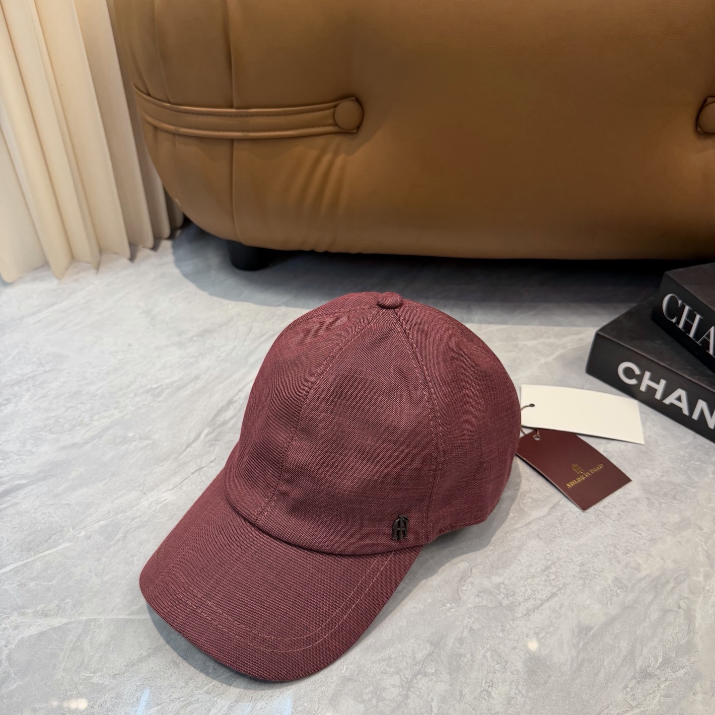 ATELIER DIFALCO亚麻棒球帽🧢爆。的亚麻老钱风棒球帽到啦！方脸圆脸，男女都可以完美驾驭！修饰