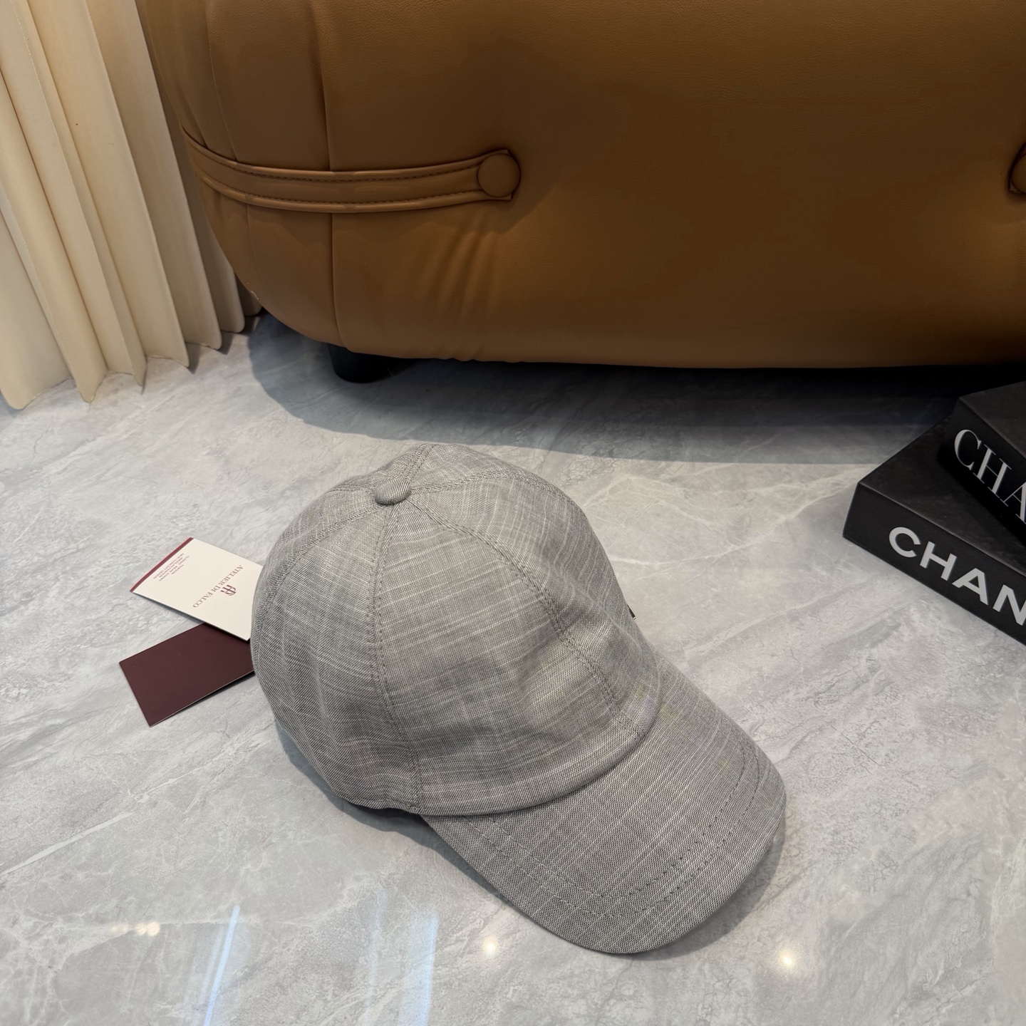 ATELIER DIFALCO亚麻棒球帽🧢爆。的亚麻老钱风棒球帽到啦！方脸圆脸，男女都可以完美驾驭！修饰