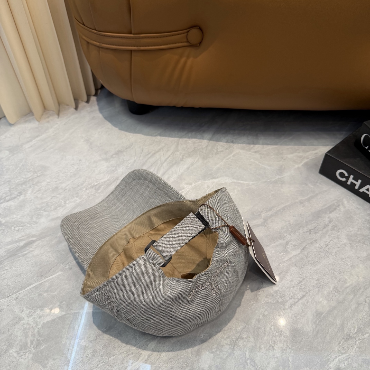 ATELIER DIFALCO亚麻棒球帽🧢爆。的亚麻老钱风棒球帽到啦！方脸圆脸，男女都可以完美驾驭！修饰