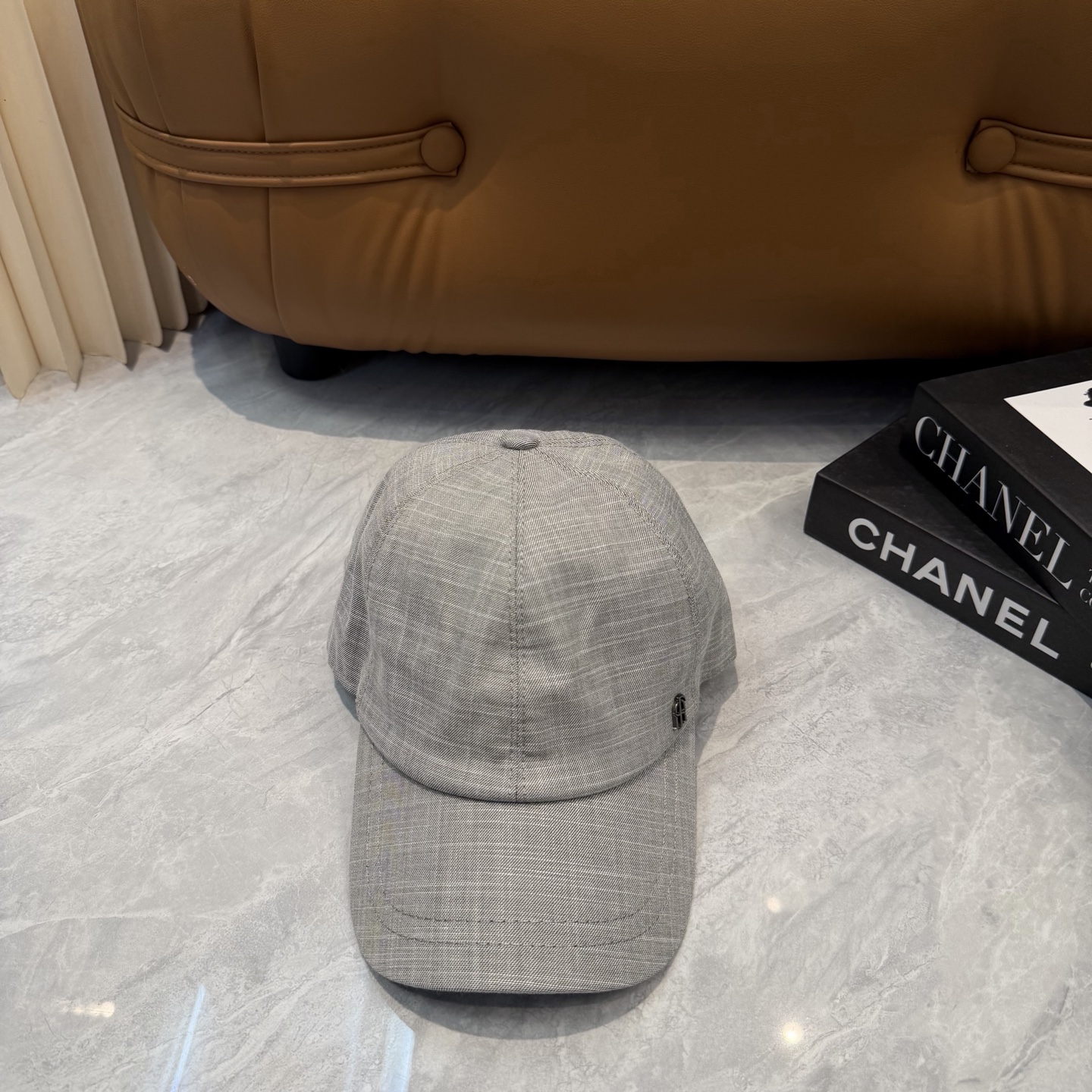 ATELIER DIFALCO亚麻棒球帽🧢爆。的亚麻老钱风棒球帽到啦！方脸圆脸，男女都可以完美驾驭！修饰