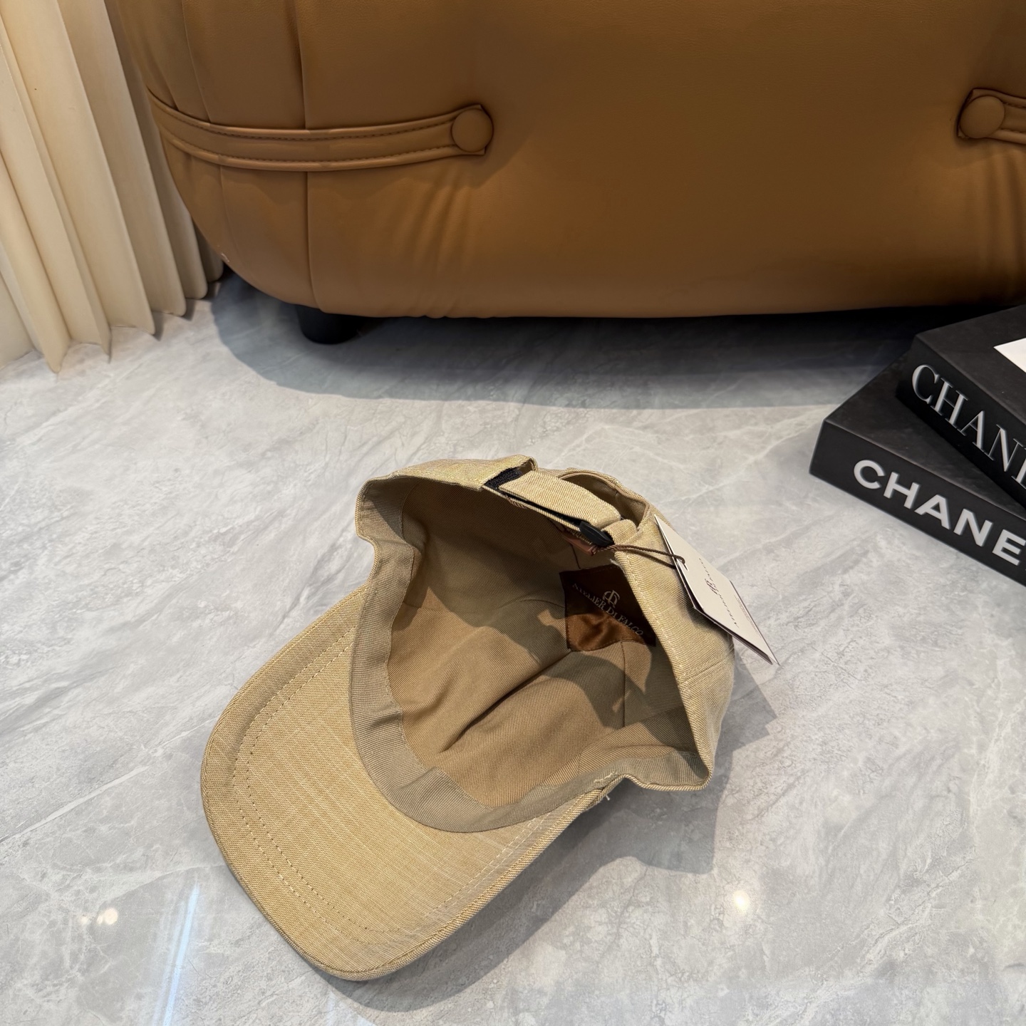 ATELIER DIFALCO亚麻棒球帽🧢爆。的亚麻老钱风棒球帽到啦！方脸圆脸，男女都可以完美驾驭！修饰
