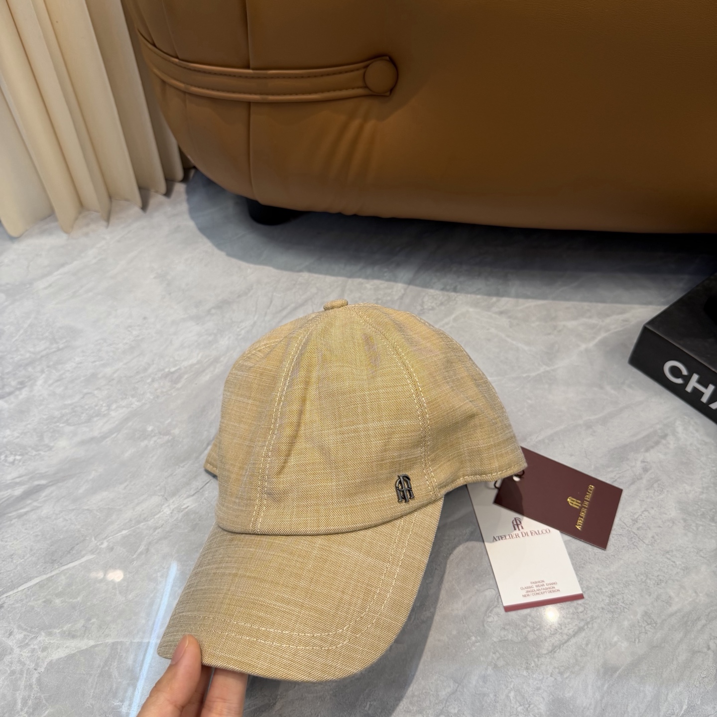 ATELIER DIFALCO亚麻棒球帽🧢爆。的亚麻老钱风棒球帽到啦！方脸圆脸，男女都可以完美驾驭！修饰