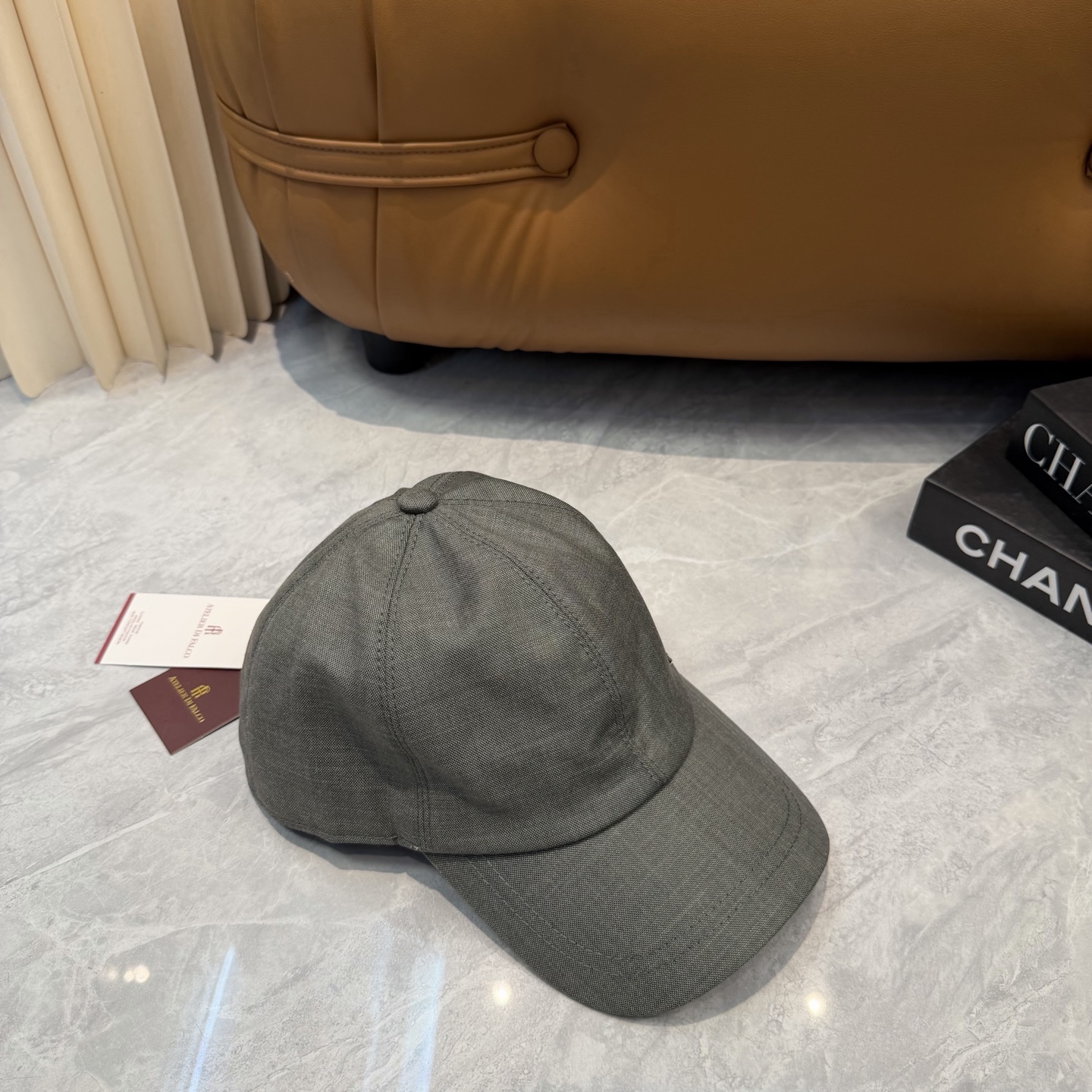 ATELIER DIFALCO亚麻棒球帽🧢爆。的亚麻老钱风棒球帽到啦！方脸圆脸，男女都可以完美驾驭！修饰